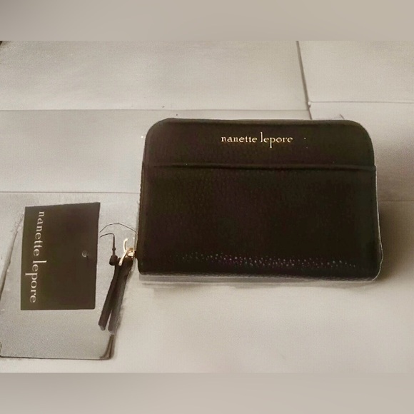 NWT Nanette Lepore Black Zip Around Wallet - Picture 1 of 3